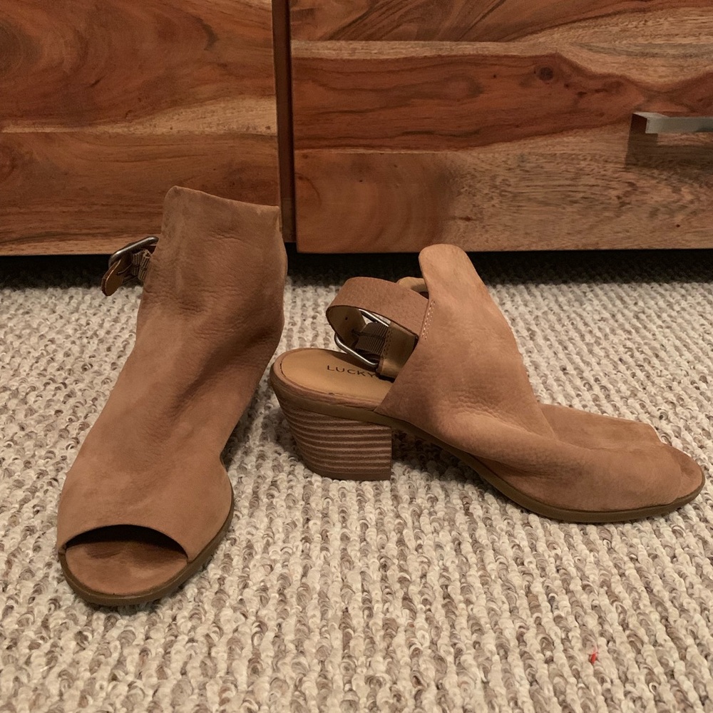Nude leather Lucky Brand booties sz 7